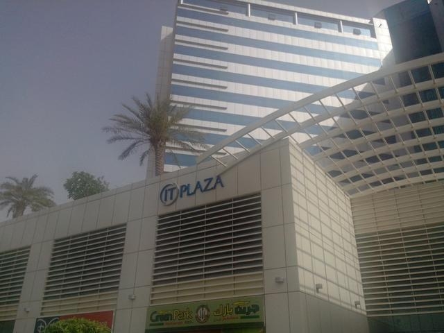 Building in Dubai Silicon Oasis suffers from lack of air conditioning