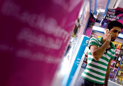 UAE mobile phone users ask to re-register SIMs in 18 months